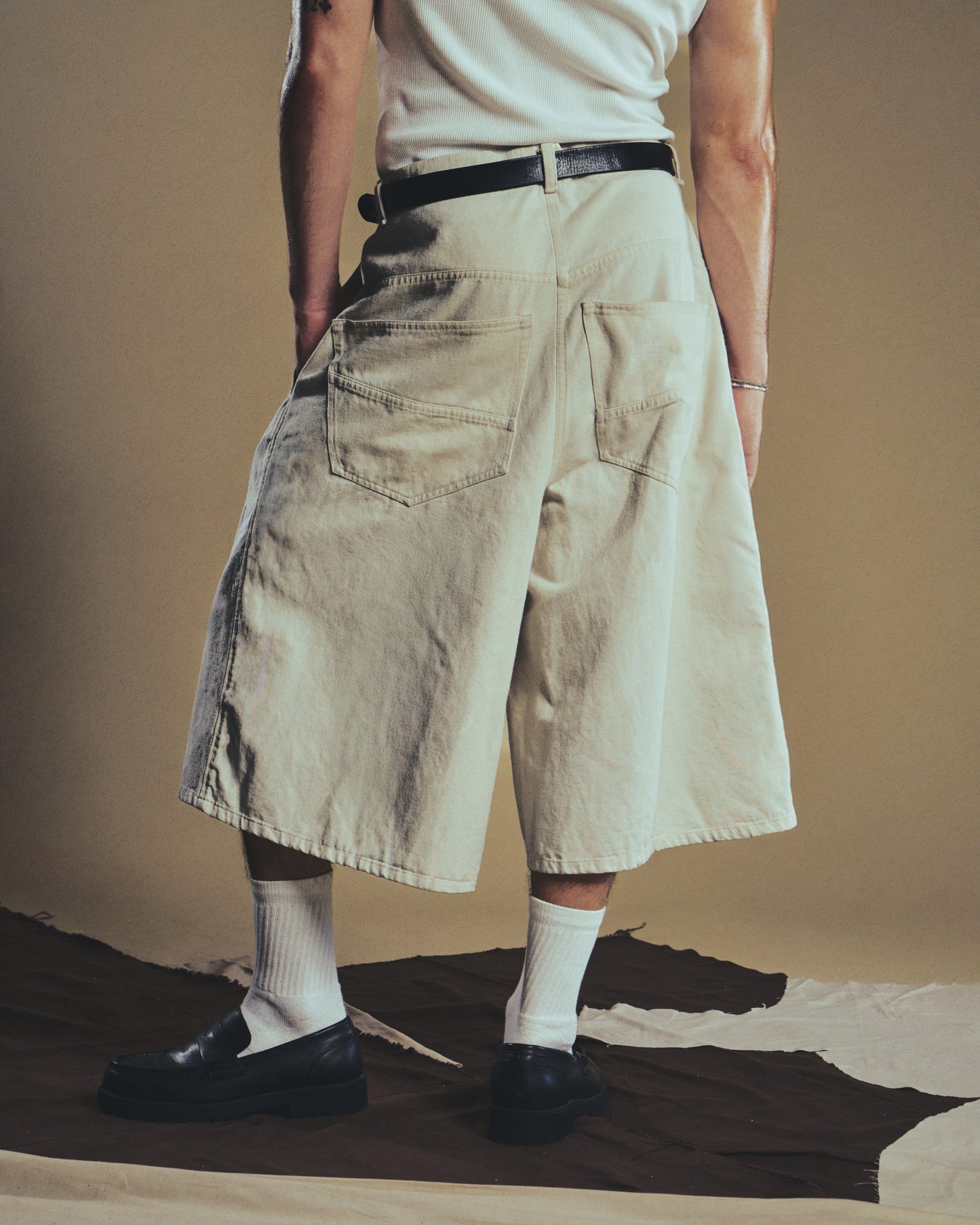 LE SHORT ÉCRU
