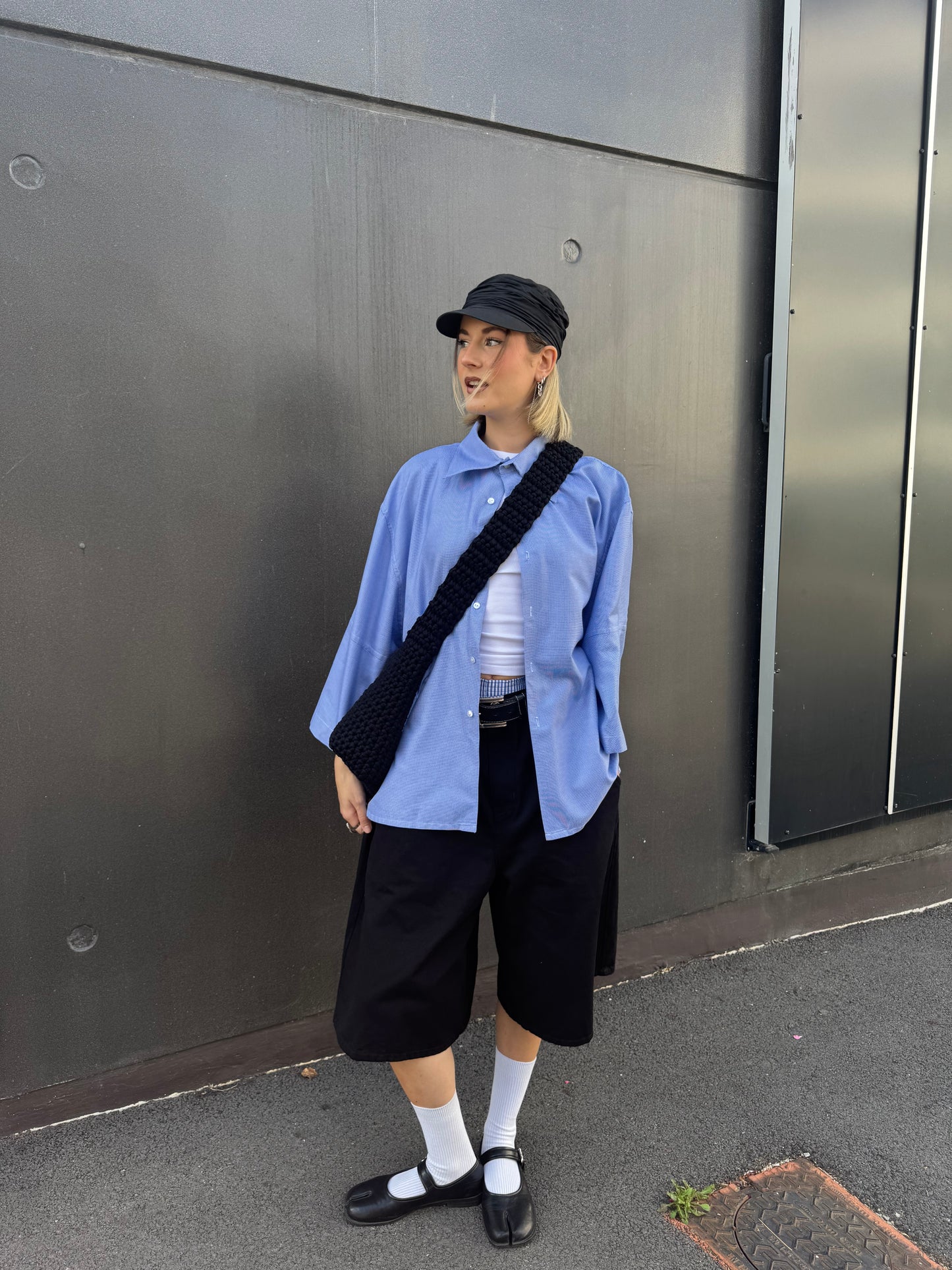LA MANCHE COURTE BLEUE
