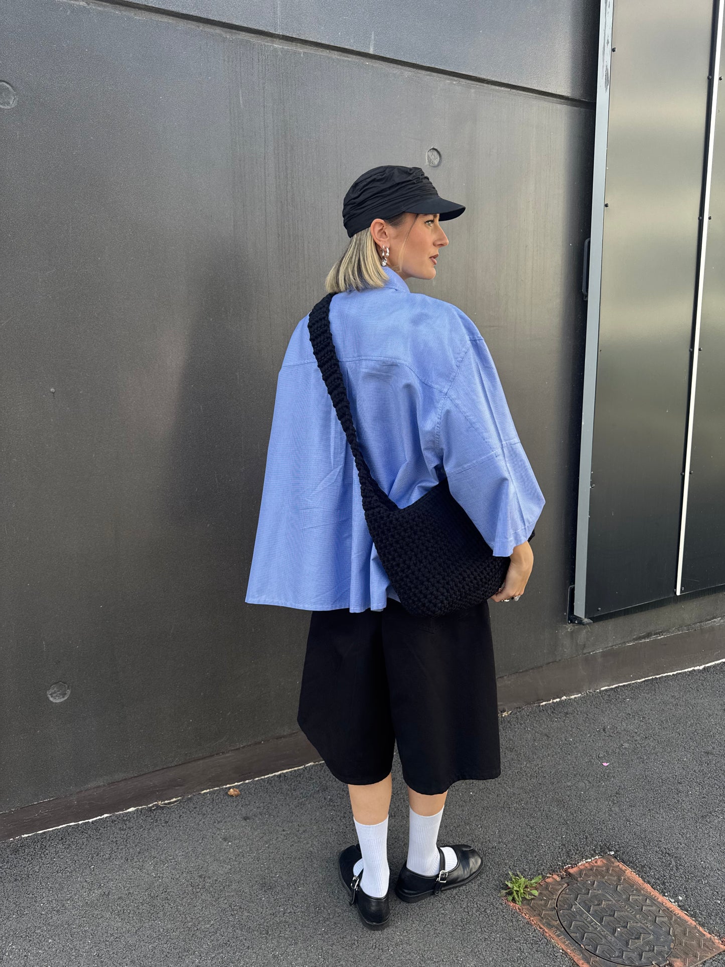 LA MANCHE COURTE BLEUE